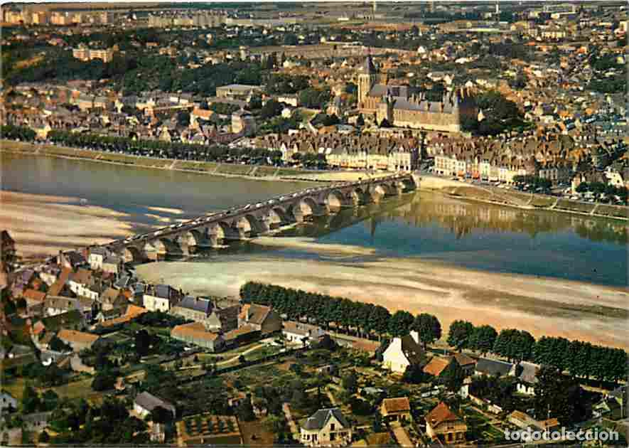 Cartoline: Francia - 45 - Gien - Vue G&eacute;n&eacute;rale a&eacute;rienne - Le Ch&acirc;teau - Le Pont sur la Loire - CPM - Voir Scans R