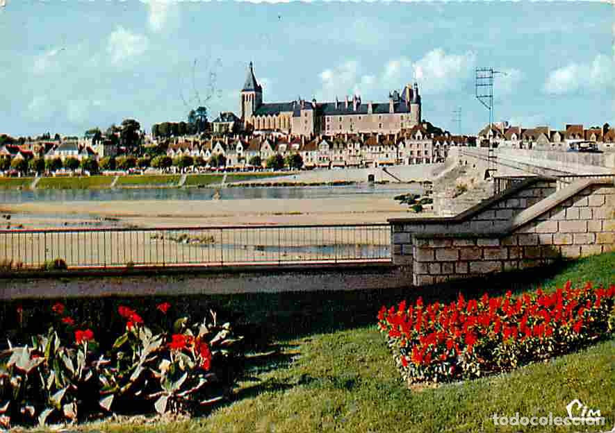 Cartoline: Francia - 45 - Gien - Vue G&eacute;n&eacute;rale - Le Pont sur la Loire - Fleurs - CPM - Voir Scans Recto-Verso