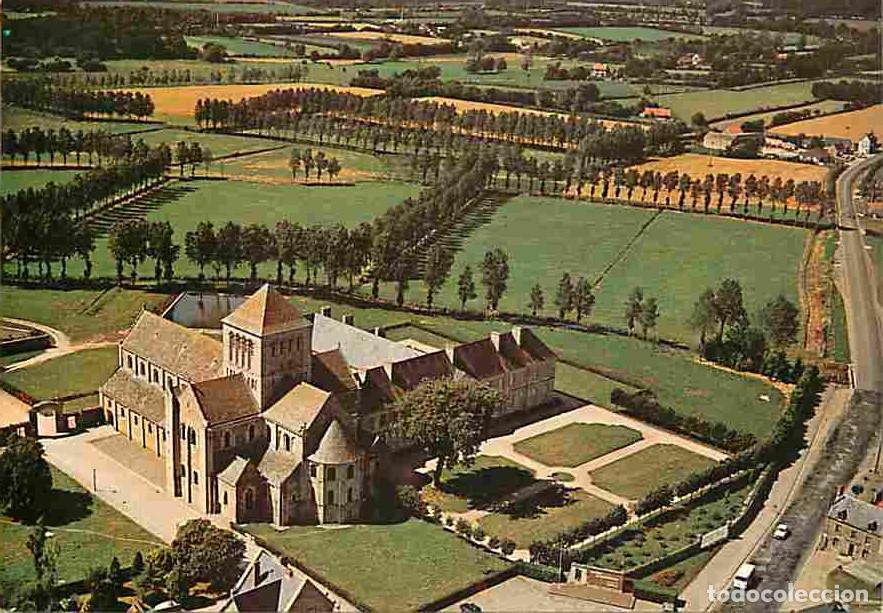 Cartes Postales: Francia - 50 - Lessay - Ensemble de l'Abbaye et de l'Eglise Romane fond&eacute;e en 1056 par les Carons de