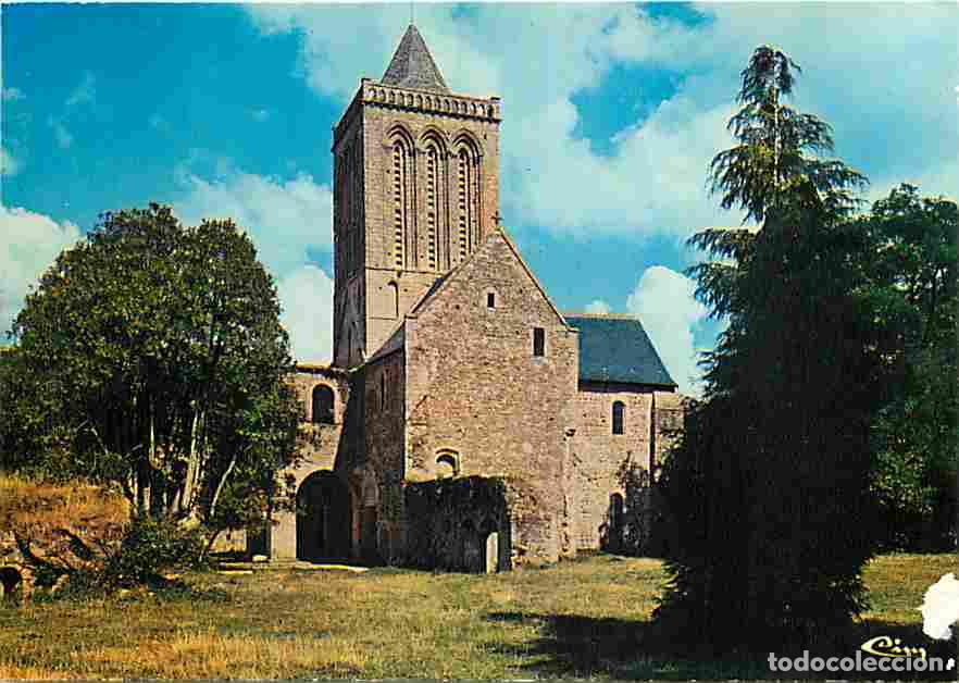 Cartes Postales: Francia - 50 - La Lucerne d'Outremer - L'Abbaye - Le clocher vu su Sud - Etat coups visible - CPM -