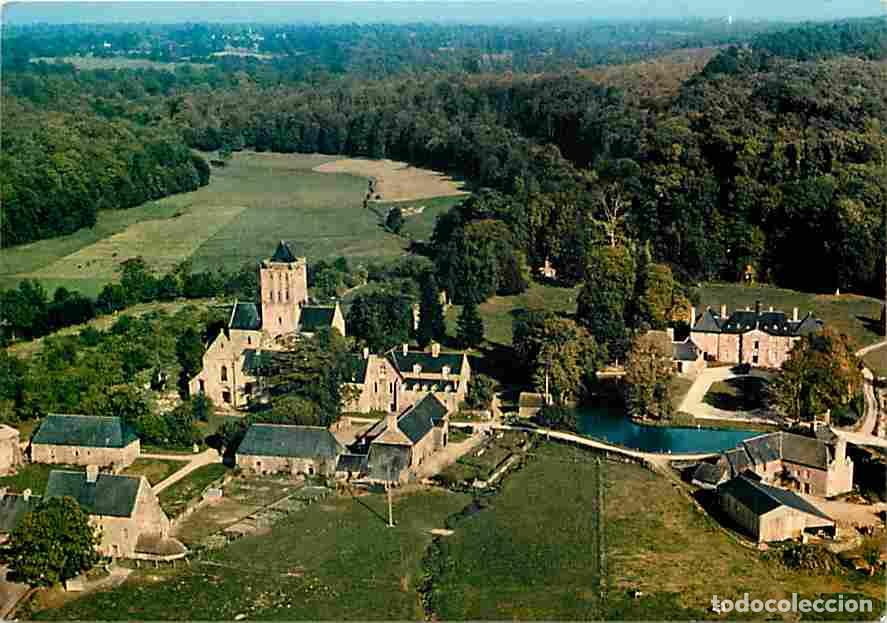 Cartes Postales: Francia - 50 - La Lucerne d'Outremer - L'Abbaye - - Vue d'ensemble a&eacute;rienne du Monast&egrave;re - Colombier