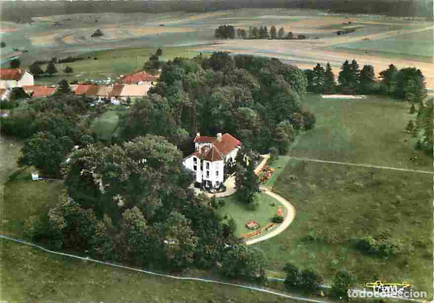 Cartoline: Francia - 52 - Colombey les Deux Eglises - Vue G&eacute;n&eacute;rale a&eacute;rienne - La Boisserie demeure du G&eacute;n&eacute;ral d
