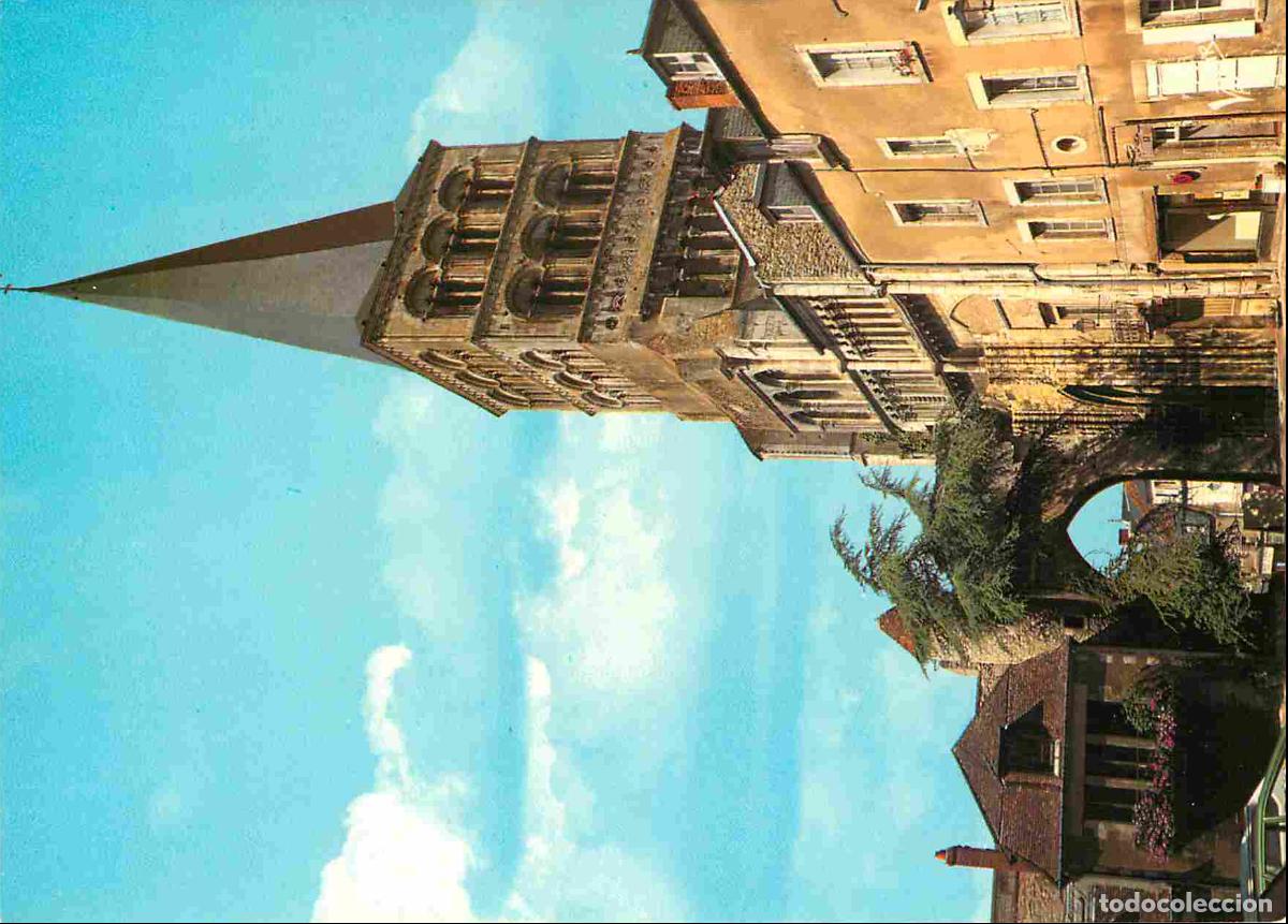 Postales: Francia - 58 - La Charit&eacute; sur Loire - La place et la tour Sainte-Croix - CPM - Carte Neuve - Voir Sc