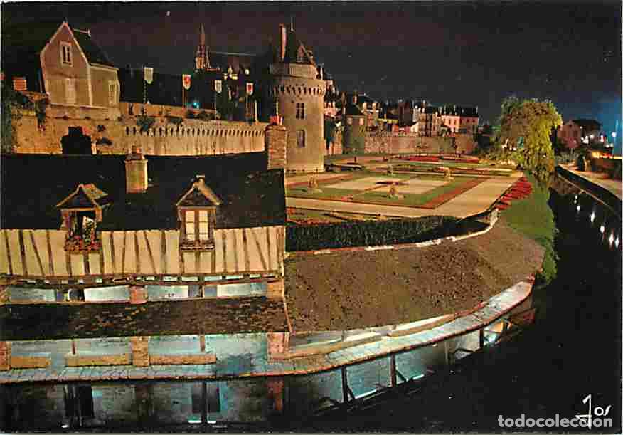 Postales: Francia - 56 - Vannes - Les Remparts et la Tour du Conn&eacute;table - Au premier plan les Lavoirs - Vue de