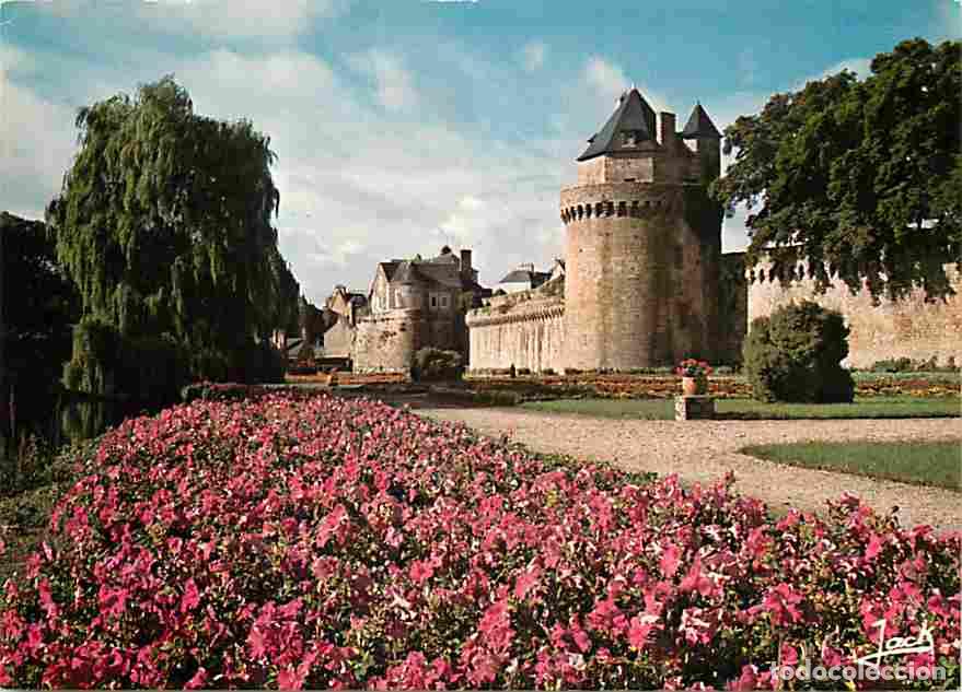 Postales: Francia - 56 - Vannes - Les Remparts - La Tour du Conn&eacute;table - Fleurs - Carte Neuve - CPM - Voir Sca