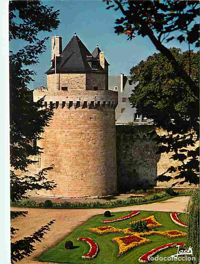 Postales: Francia - 56 - Vannes - Les Jardins - La Tour du Conn&eacute;table - Massifs Floraux - Fleurs - Carte Neuve
