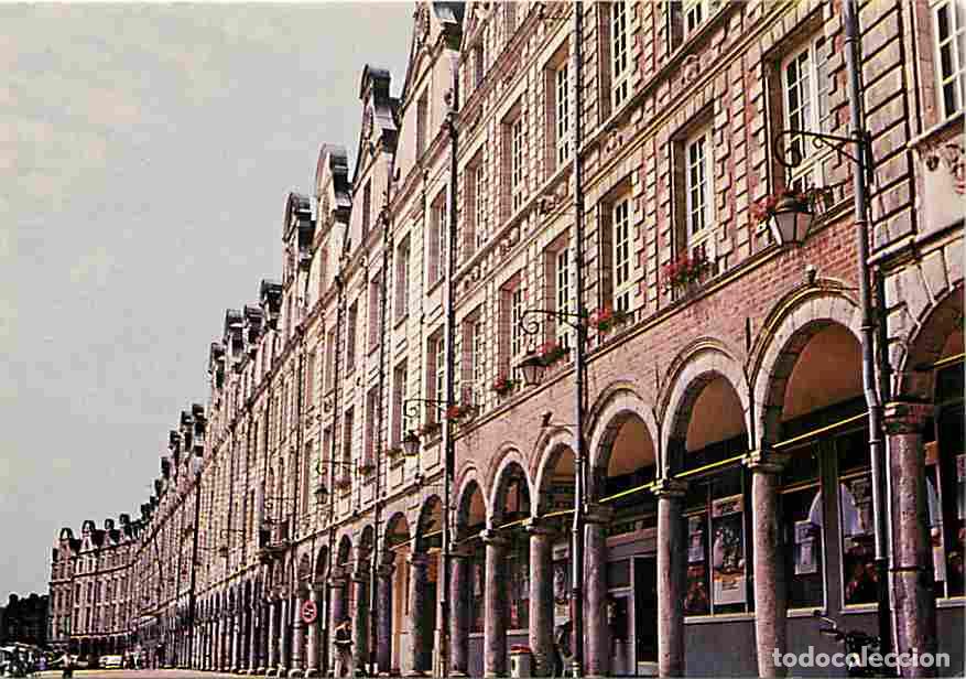Cartoline: Francia - 62 - Arras - La Grand Place - CPM - Voir Scans Recto-Verso