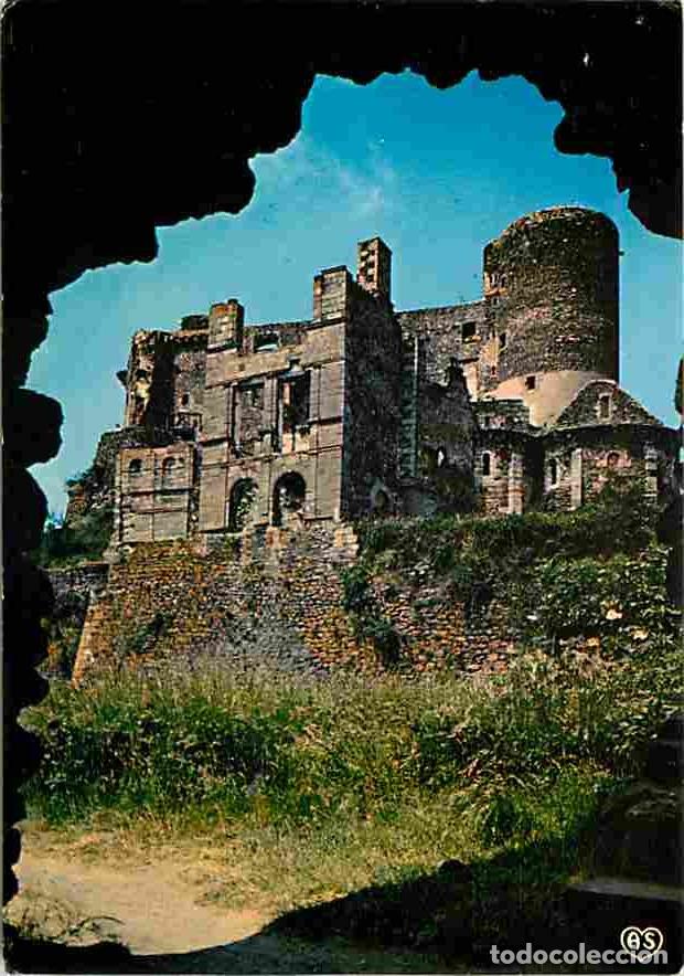 Postales: Francia - 63 - Murol - Le Ch&acirc;teau - Le Donjon et le pavillon Renaissance vus depuis la Tour du Capit