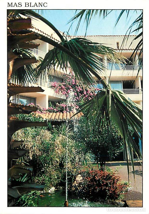 Postcards: Francia - 66 - Alenya - Village de Vacances du Mas Blanc - Le Parc et l'H&ocirc;tel - Fleurs - CPM - Voir