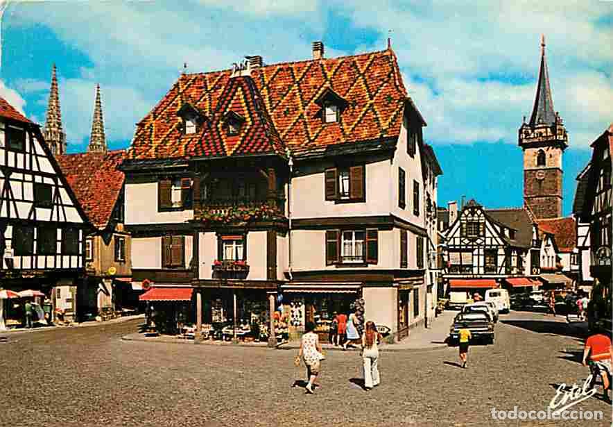 Postales: Francia - 67 - Obernai - La place de l'Etoile la rue Sainte-Odile et la tour de la Chapelle - Automo