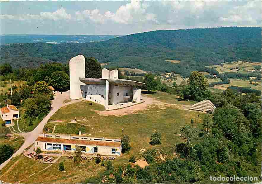 Postales: Francia - 70 - Ronchamp - Chapelle de Notre Dame du Haut - Vue a&eacute;rienne - CPM - Voir Scans Recto-Ver