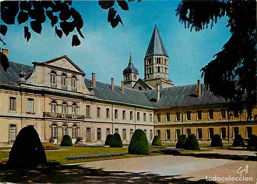 Postales: Francia - 71 - Cluny - L'Abbaye - Grande fa&ccedil;ade du XIII&rdquo; si&egrave;cle sur le parc - Clocher de l'Horloge e