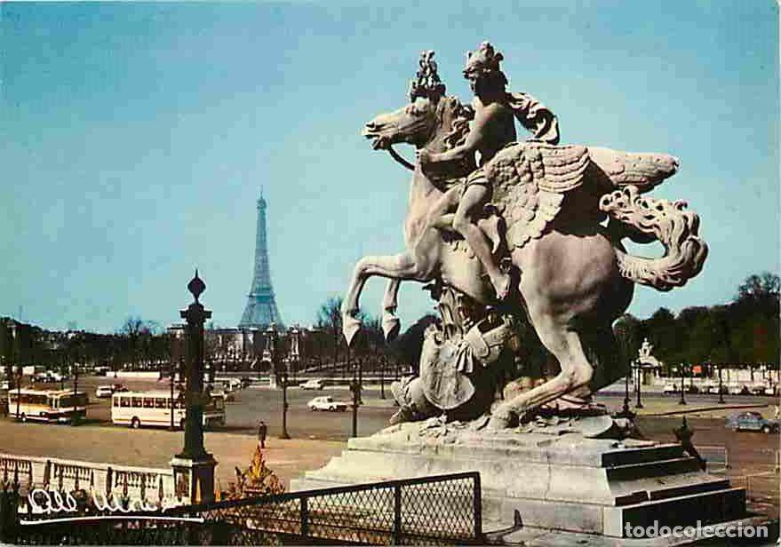 Postales: Francia - 75 - Paris - Place de la Concorde - La Tour Eiffel - Le Mercure de Coysevox - Automobiles