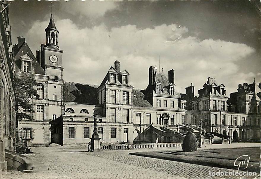 Cartes Postales: Francia - 77 - Fontainebleau - Palais de Fontainebleau - Cour des Adieux - CPSM grand format - Etat