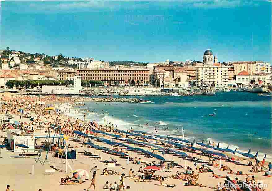 Postales: Francia - 83 - Fr&eacute;jus - La Plage - Au fond Saint Raphael - CPM - Voir Scans Recto-Verso