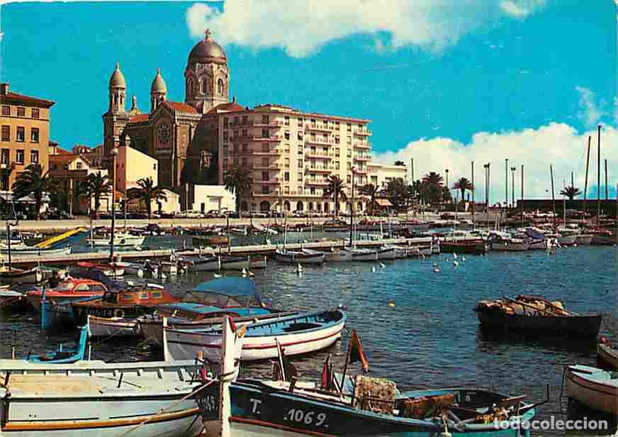 Postales: Francia - 83 - Saint Raphael - Un coin du Port et la Cath&eacute;drale - Bateaux - CPM - Voir Scans Recto-V