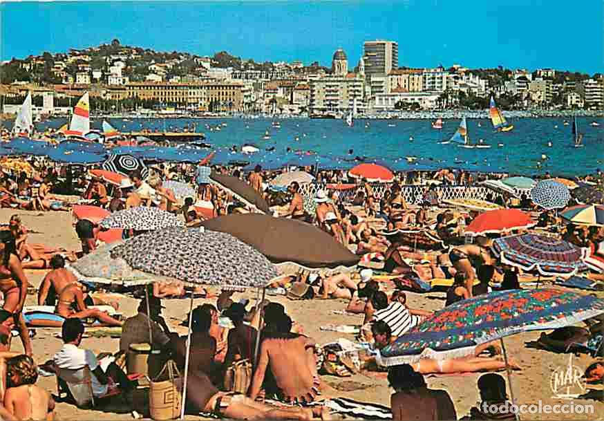 Postales: Francia - 83 - Fr&eacute;jus - La Plage - Au fond Saint Raphael - CPM - Voir Scans Recto-Verso
