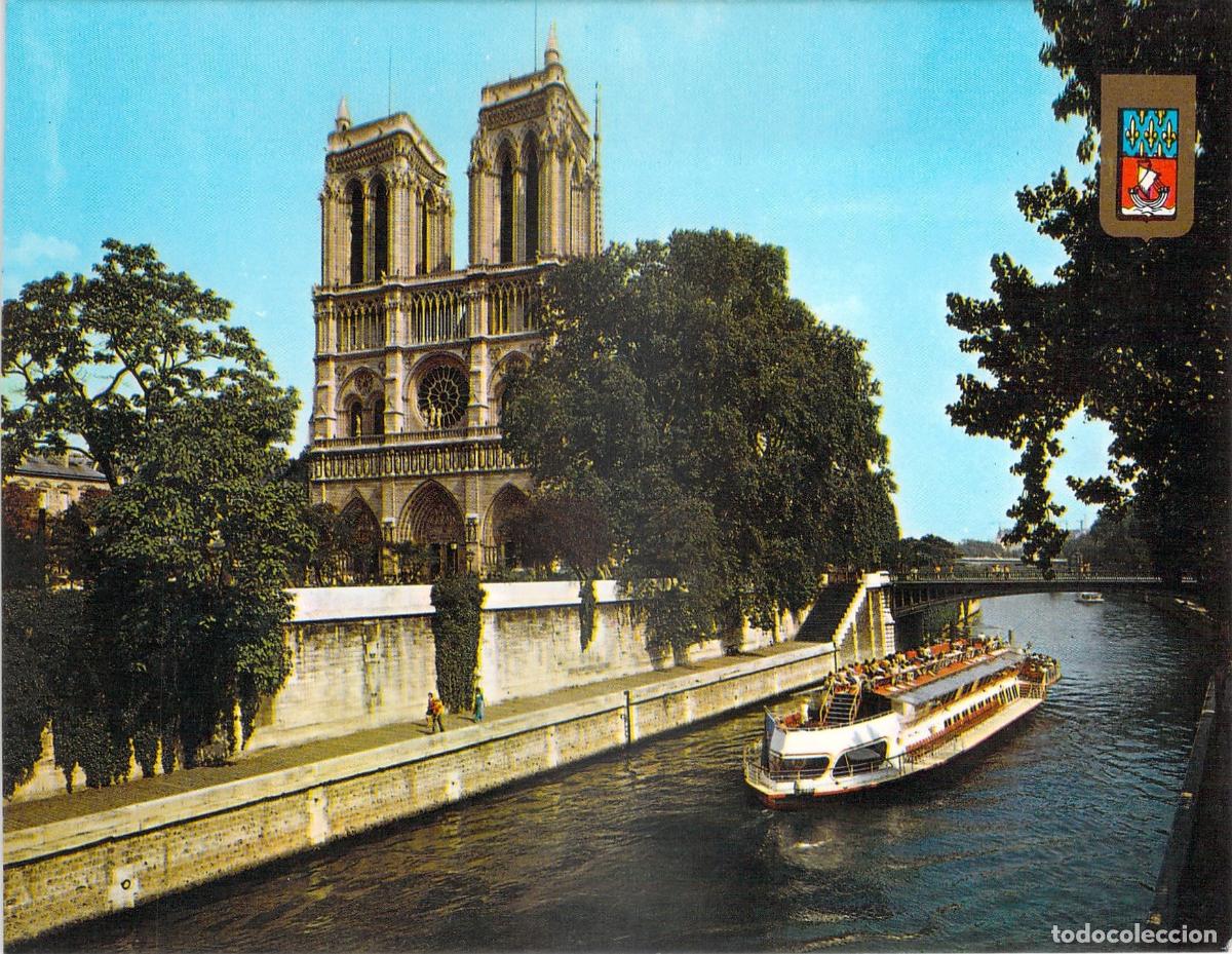 Postales: Postal Catedral Notre Dame de Par&iacute;s, Barco Tur&iacute;stico en el R&iacute;o Sena
