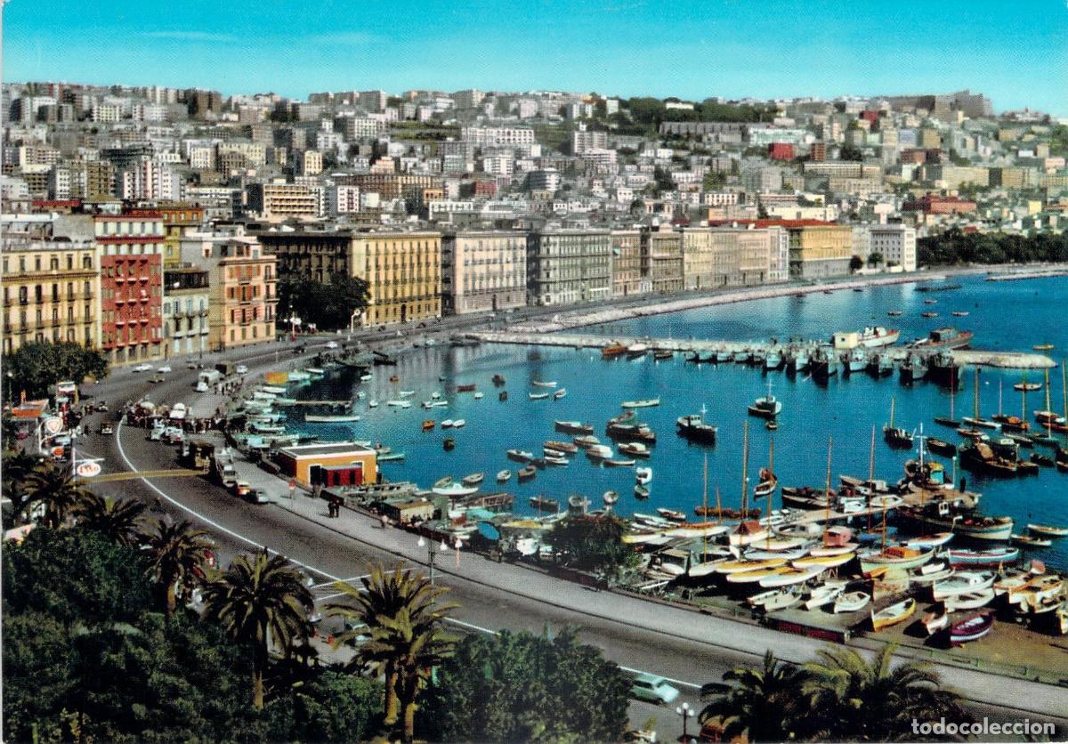 Cartoline: Postal N&aacute;poles, Mergellina: Panorama Urbano y Puerto con Botes y Marina.