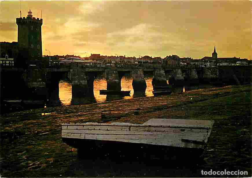 Postales: Francia - 85 - Les Sables d'Olonne - Coucher de Soleil sur le chenal et la Tour d'Arundel - CPM - Vo