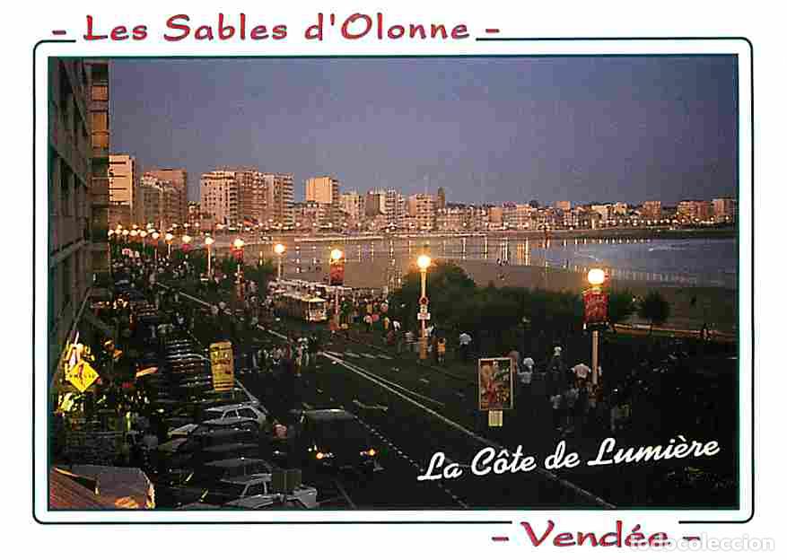 Postales: Francia - 85 - Les Sables d'Olonne - Le Remblai et la Plage &agrave; la tomb&eacute;e de la nuit - CPM - Voir Scan