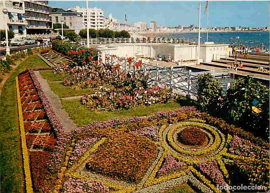 Postales: Francia - 85 - Les Sables d'Olonne - La Piscine et ses parterres * Vue a&eacute;rienne - CPM - Voir Scans R