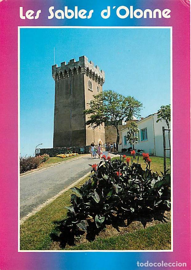 Postales: Francia - 85 - Les Sables d'Olonne - La tour Arundel - Etat l&eacute;ger pli visible - CPM - Voir Scans Rec