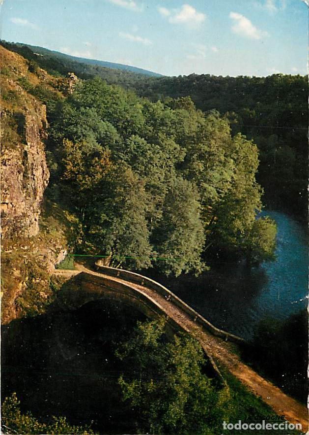Postales: Francia - 89 - Pierre-Perthuis - La Cure - Le pont romain - Etat l&eacute;ger pli visible - CPM - Voir Scan
