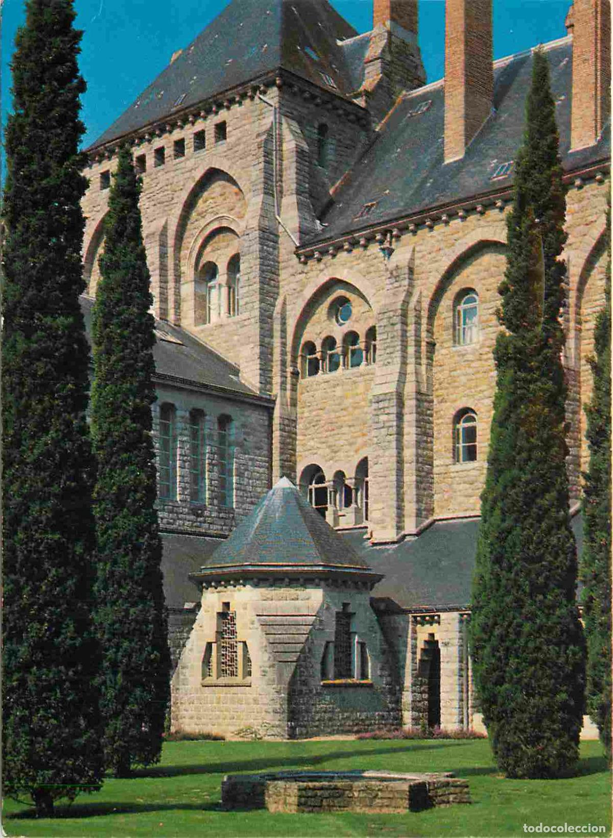 Postales: Francia - 72 - Solesmes - Abbaye Saint-Pierre - La tour centrale et la biblioth&egrave;que - CPM - Voir Sca