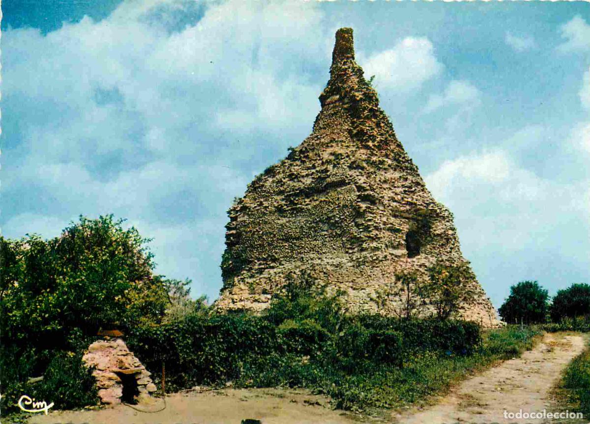 Postales: Francia - 71 - Autun - Pyramide romaine dite Pierre de Couhard Tombeau &agrave; Divitiacus c&eacute;l&egrave;bre druide d