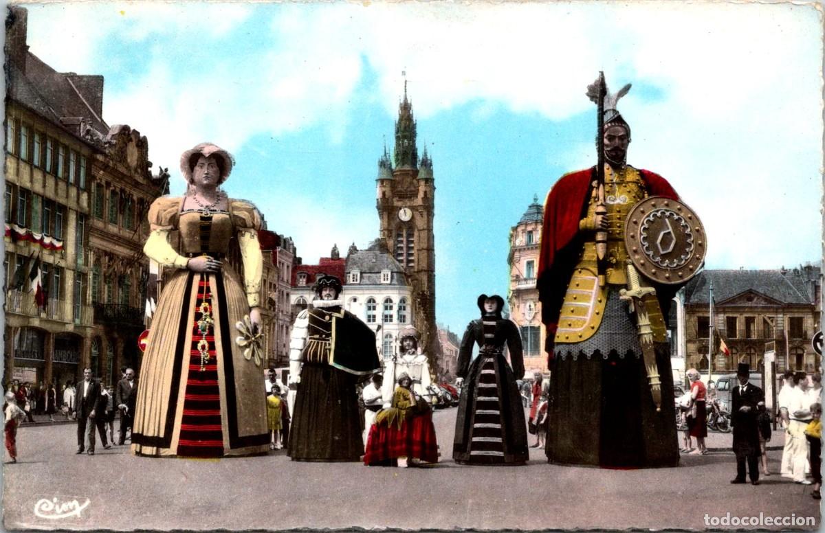 Postales: Francia - (59) Douai - La famille Gayant - CIM 2626 - Coloreada - 138x89mm - Gegants - Gigantes