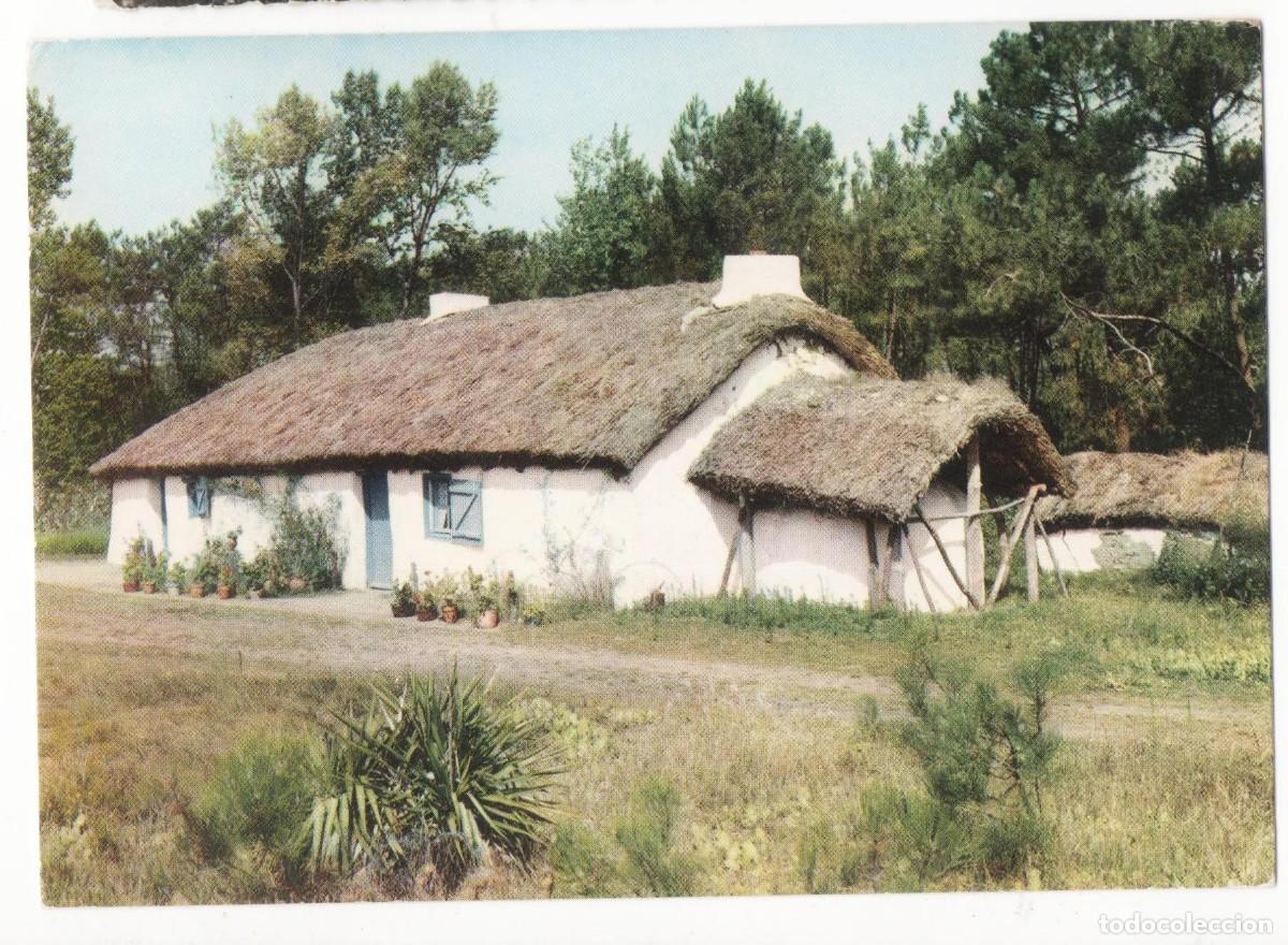 Postales: Casa tradicional en Vende&eacute;-Francia- circulada-