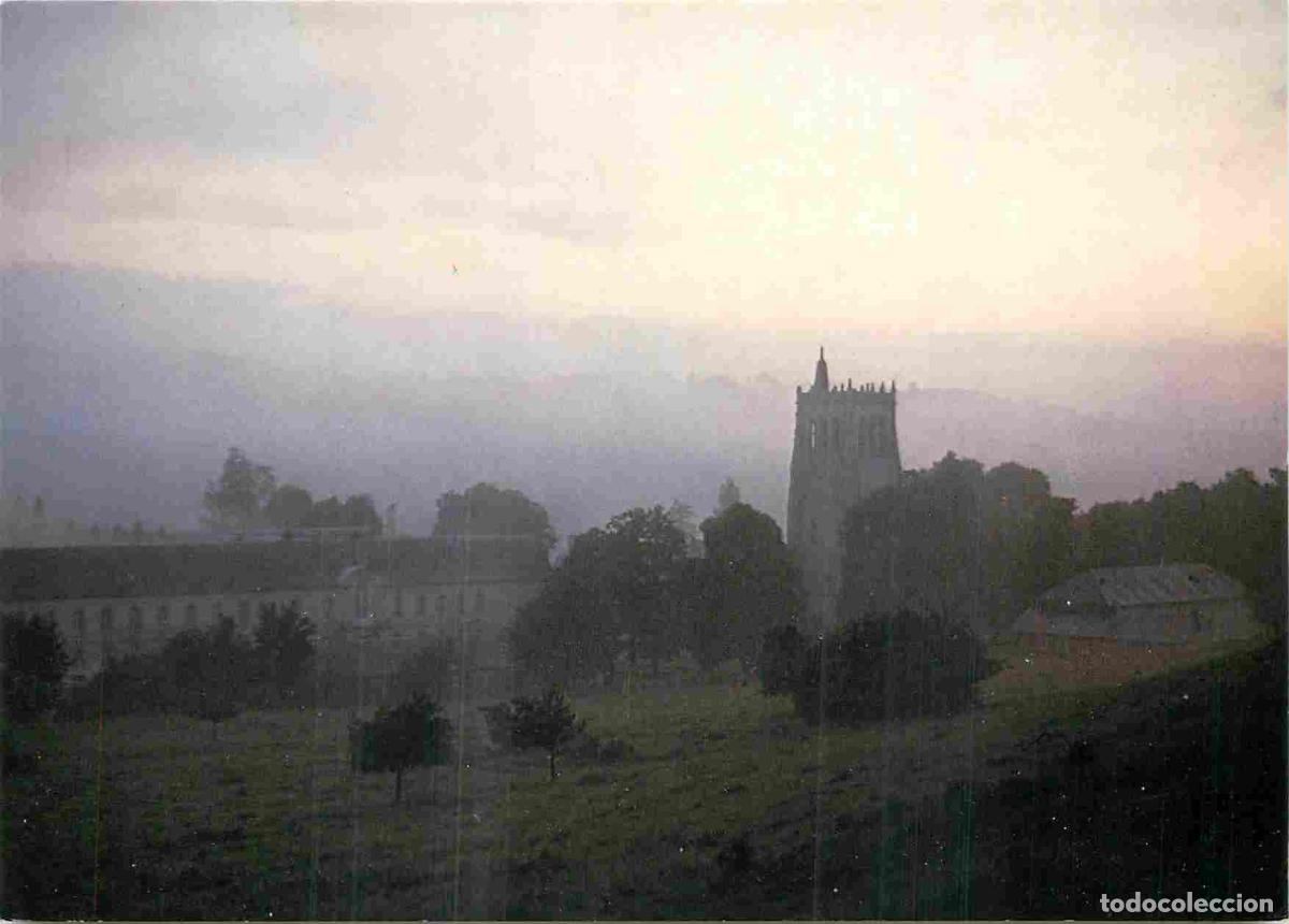 Postales: France - Carte Postale - 27 - Le Bec Hellouin - L'Abbaye - Fa&ccedil;ades sur la cour de Brionne - Tour St
