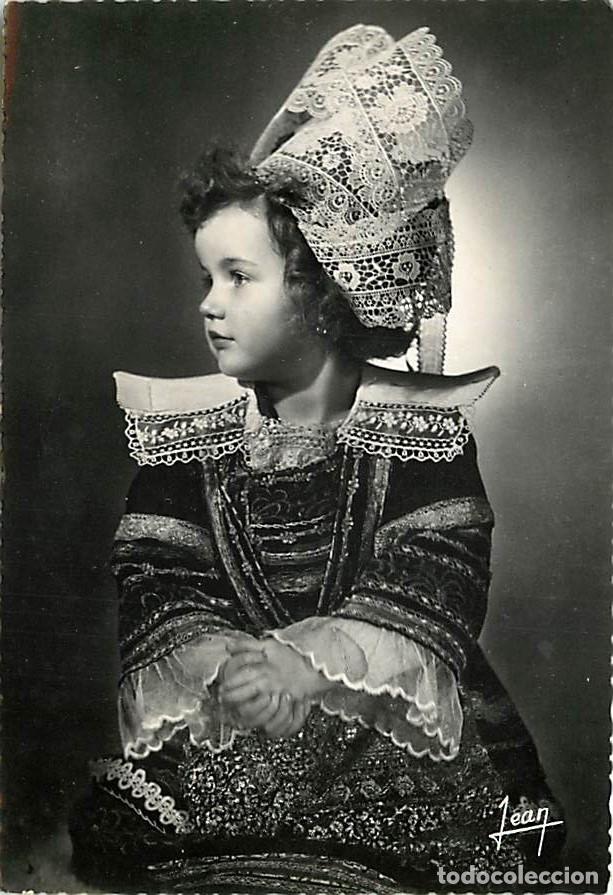 Cartes Postales: Francia - Carte Postale - 29 - Finist&egrave;re - Costume de la R&eacute;gion de Rosporden et Fouesnant - Anim&eacute;e -