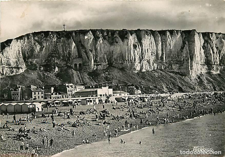 Postcards: Francia - Carte Postale - 76 - Le Tr&eacute;port - Les Falaises - La Plage - Sc&egrave;nes de Plage - CPSM grand f