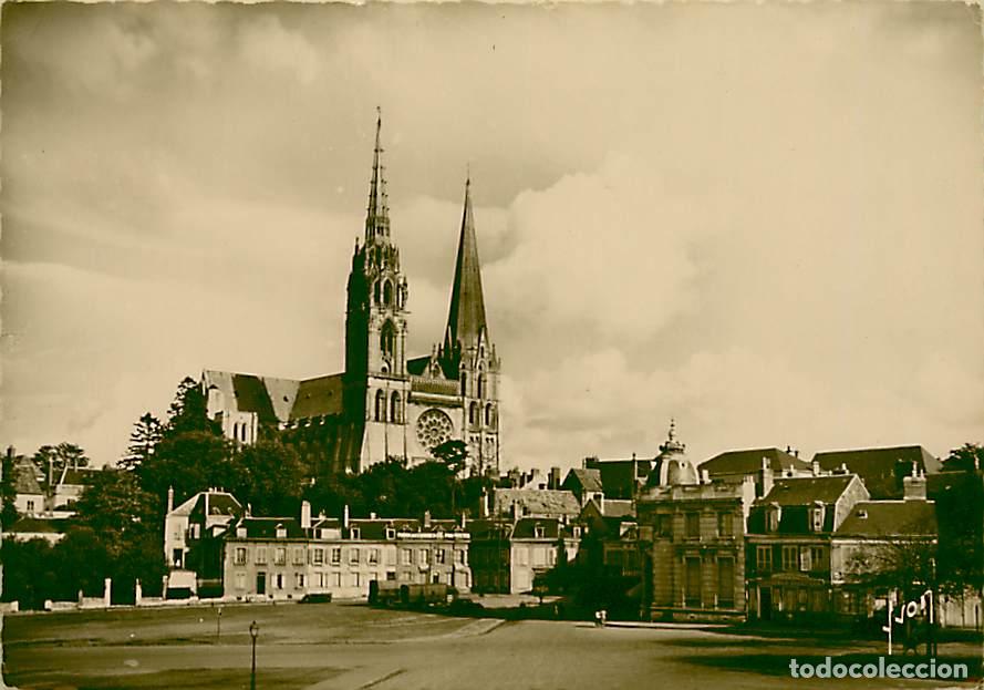 Postkarten: Francia - Carte Postale - 28 - Chartres - Place Ch&acirc;telet et la Cath&eacute;drale - Mention Photographie v&eacute;r