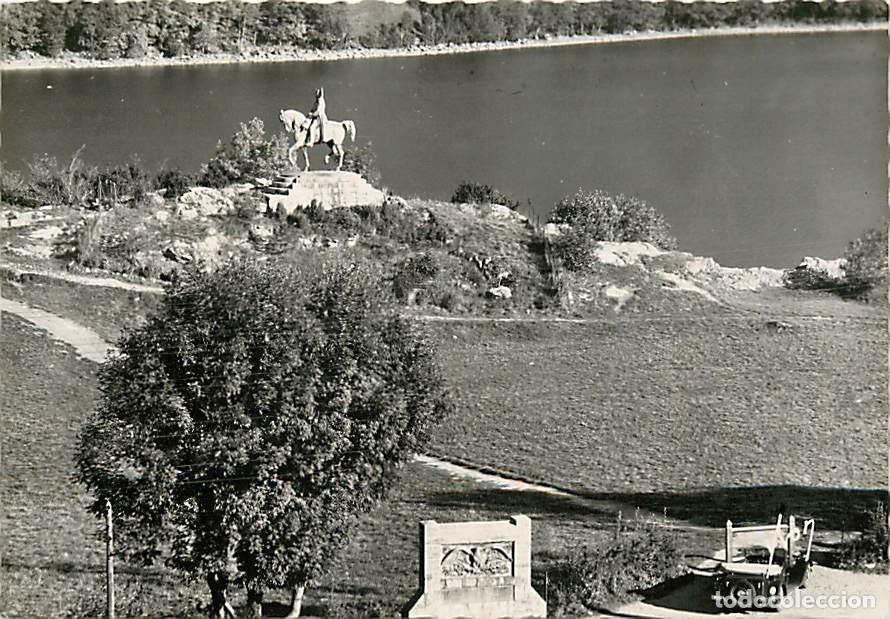 Postkarten: Francia - Carte Postale - 38 - Laffrey - Le Lac et statue de Napol&eacute;on - Automobiles - Carte dentel&eacute;e