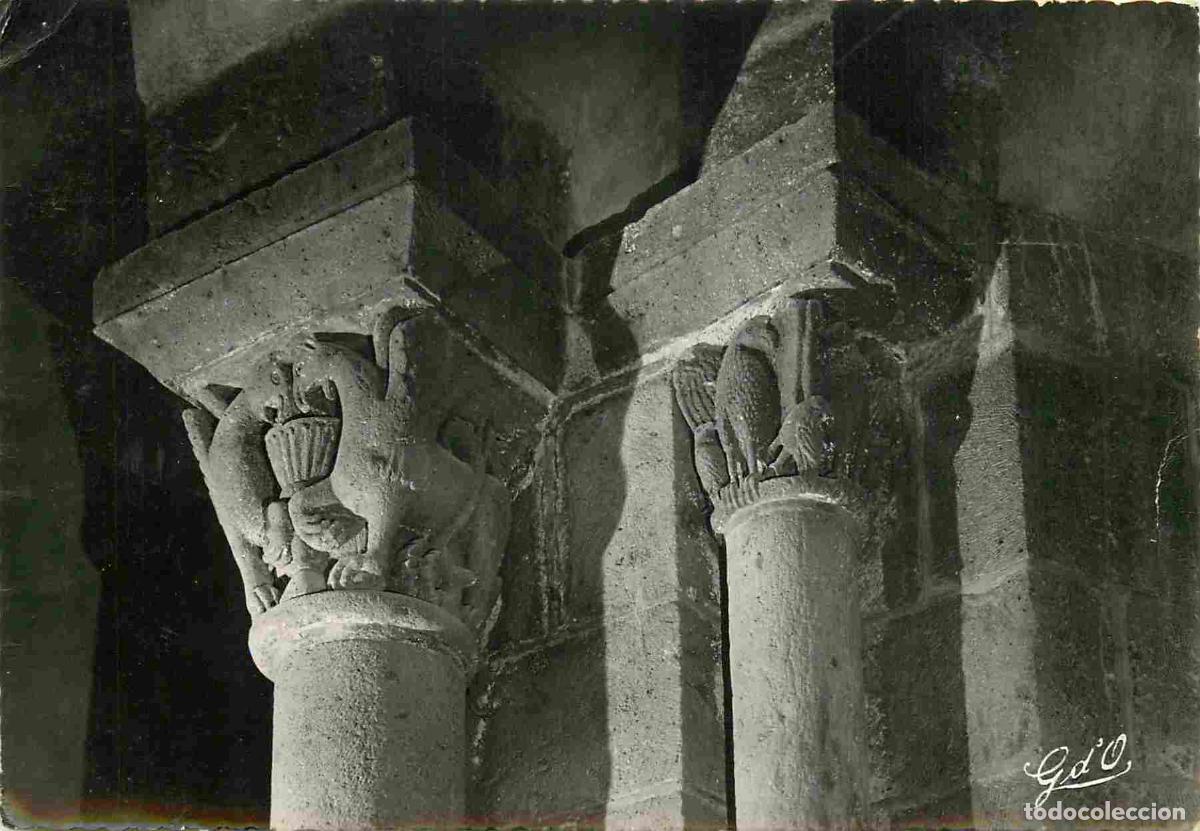 Postcards: Francia - Carte Postale - 63 - Orcival - int&eacute;rieur de la Basilique Notre Dame - Chapiteau au fond du