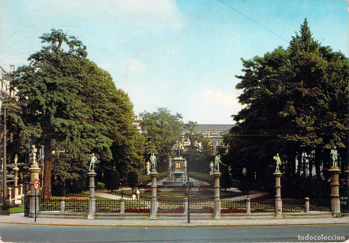 Postcards: Postal de la Square du Petit Sablon en Bruselas, B&eacute;lgica