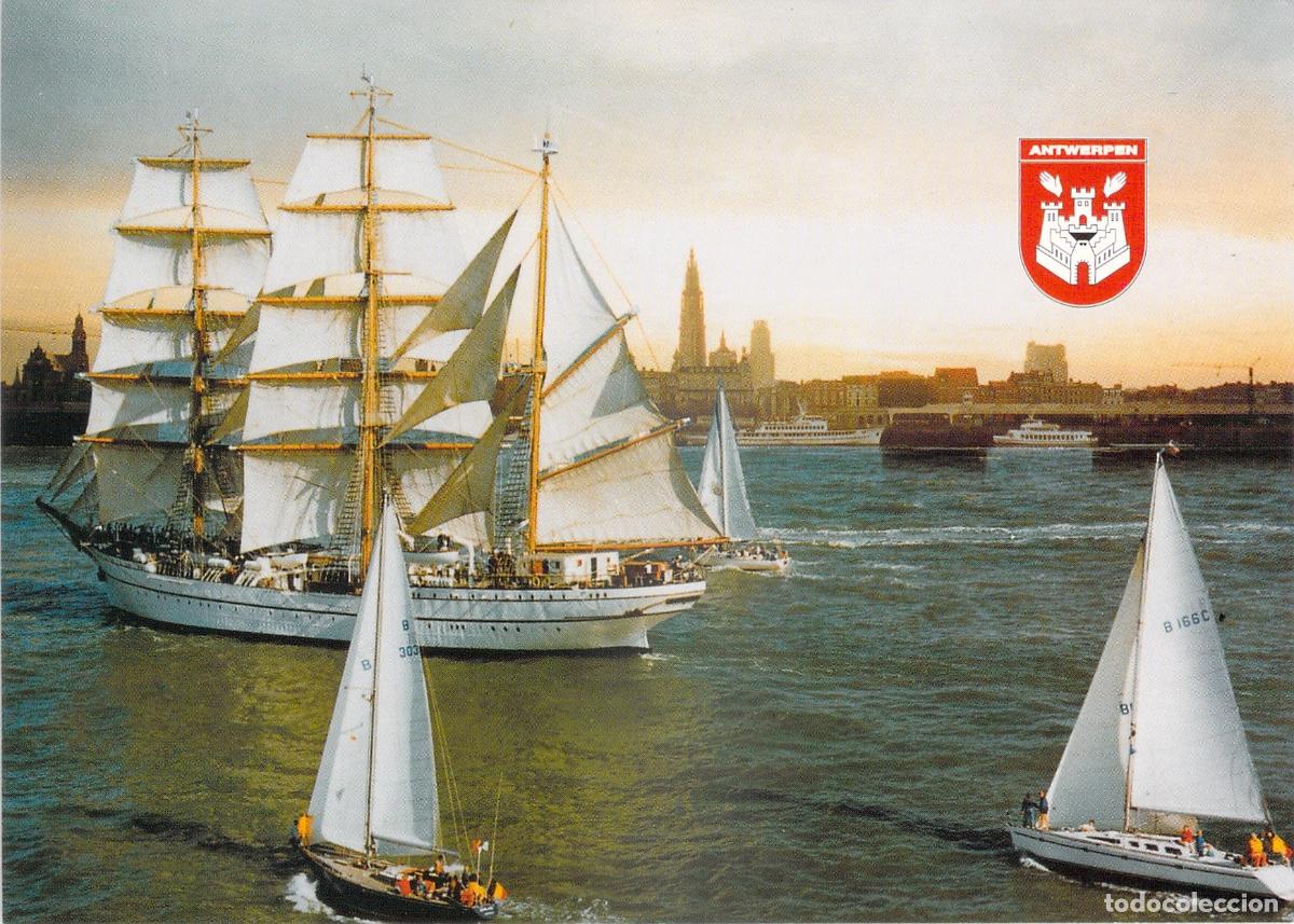 Postales: Postal de Amberes con Veleros y el Gran Velero en el Puerto