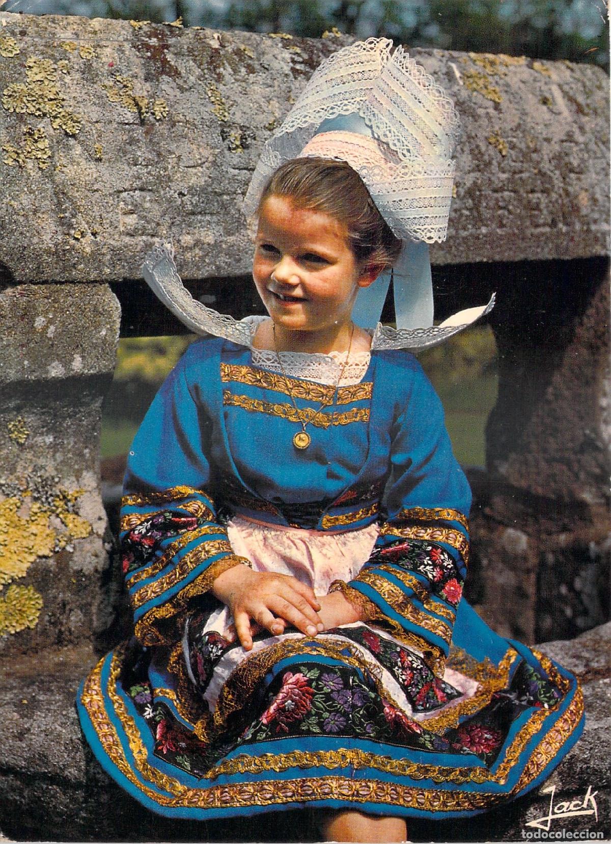 Postais: Postal de Ni&ntilde;a con Traje Tradicional de Fouesnant, Breta&ntilde;a