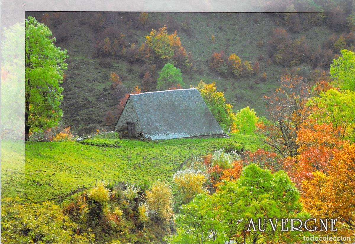 Postales: Postal de Auvergne con Paisaje de Oto&ntilde;o y Viejo Buron