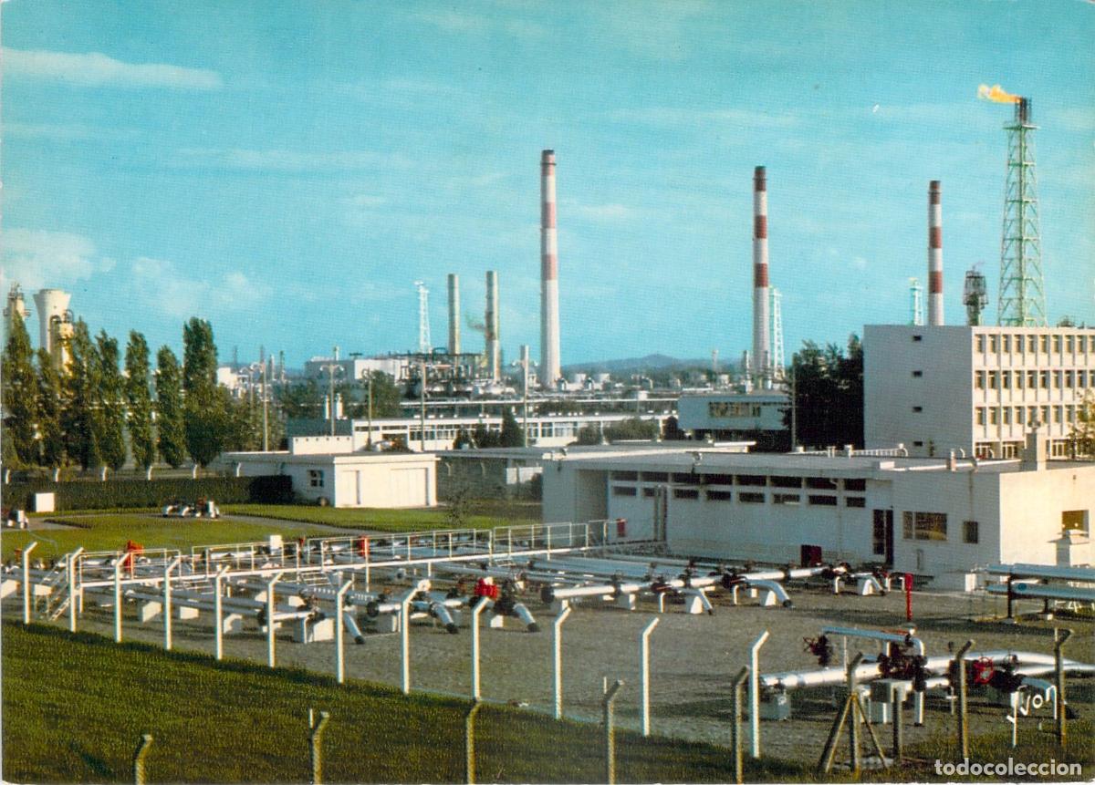 Postales: Postal de Lacq Complejo Industrial de Gas Basses-Pyr&eacute;n&eacute;es Francia