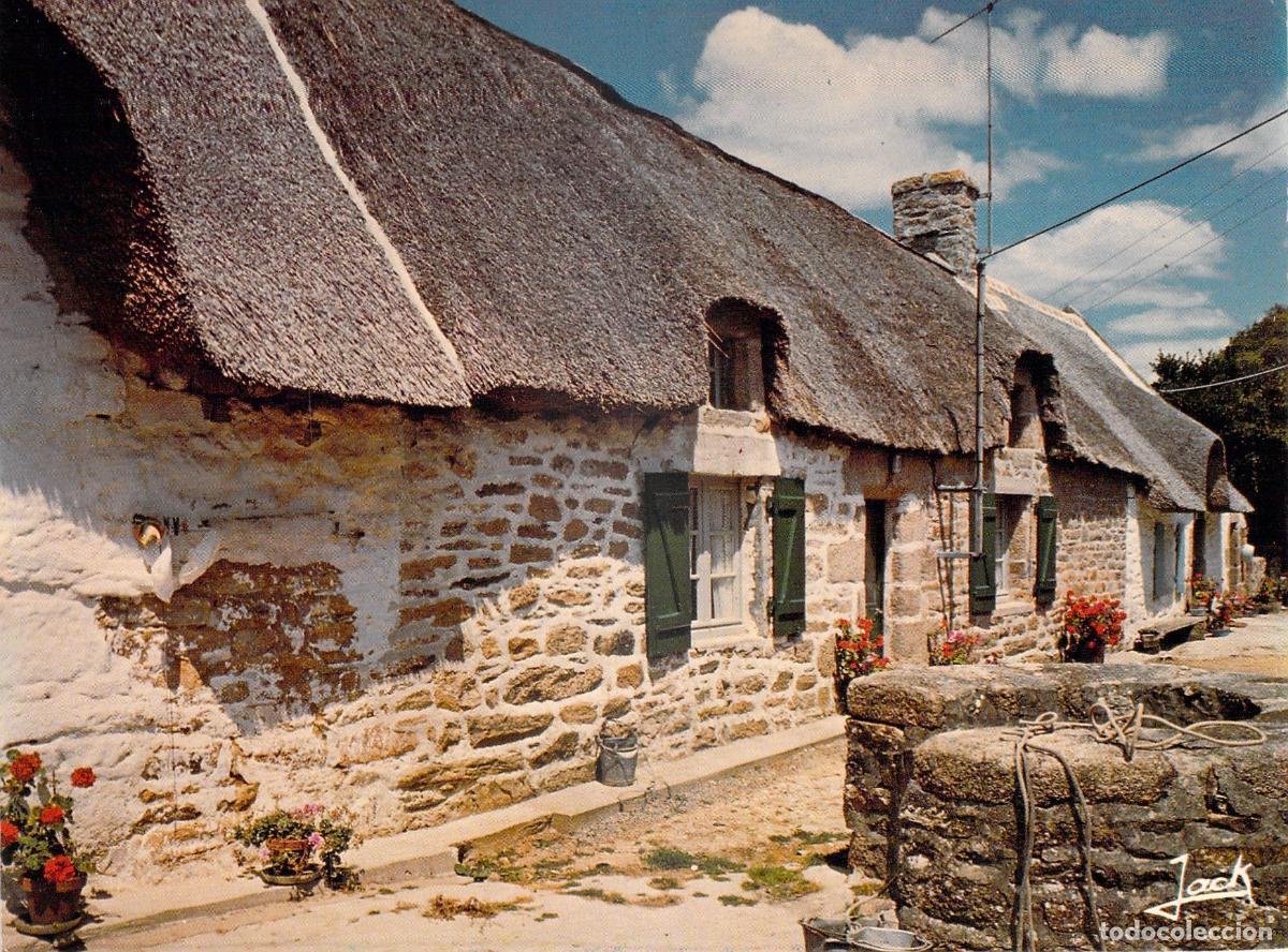 Postales: Postal de Antigua Granja con Techo de Paja en Breta&ntilde;a, Francia