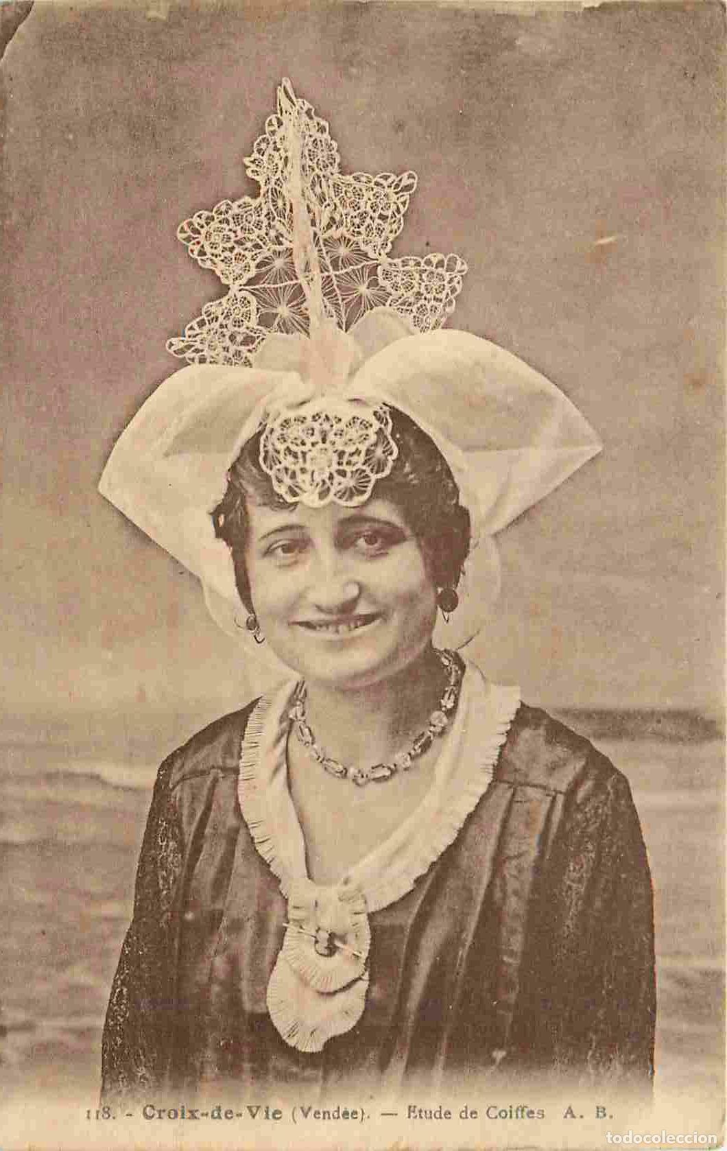 Cartes Postales: Carte Postale Ancienne - 85 - Croix-de-vie - Etude de coiffes - Anim&eacute;e - Folklore Sc&egrave;nes et Types -