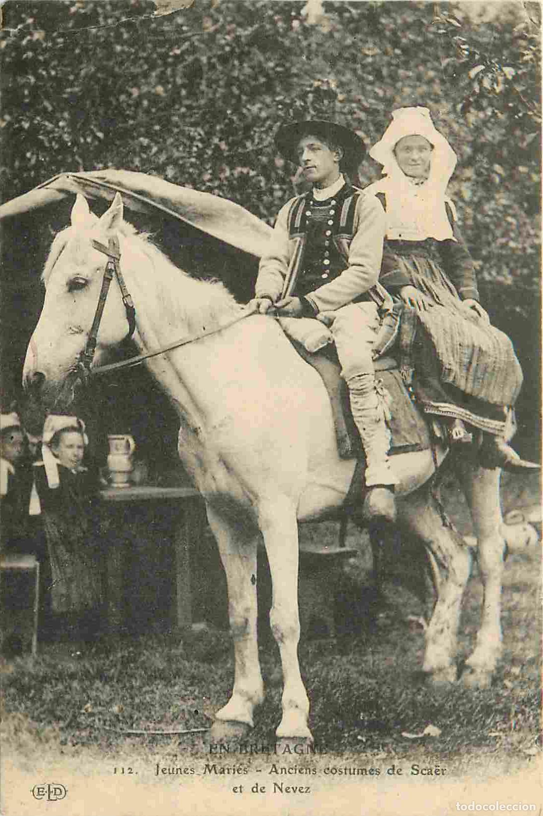 Postales: Carte Postale Ancienne - France - Bretagne - jeunes mari&eacute;s - anciens costumes de sca&euml;r et de nevez -