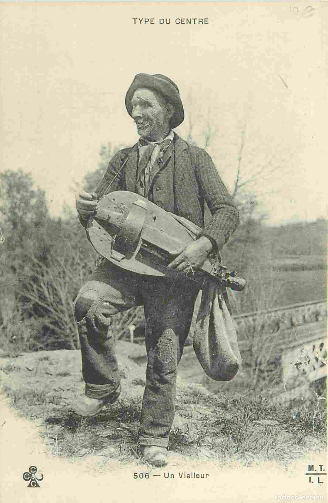 Postkarten: Carte Postale Ancienne - France - Centre - Type du centre - Un vielleur - Anim&eacute;e - Folklore Sc&egrave;nes e