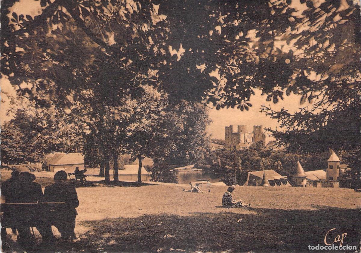 Postales: Postal de las Ruinas del Castillo y Parque en Bourbon-l'Archambault