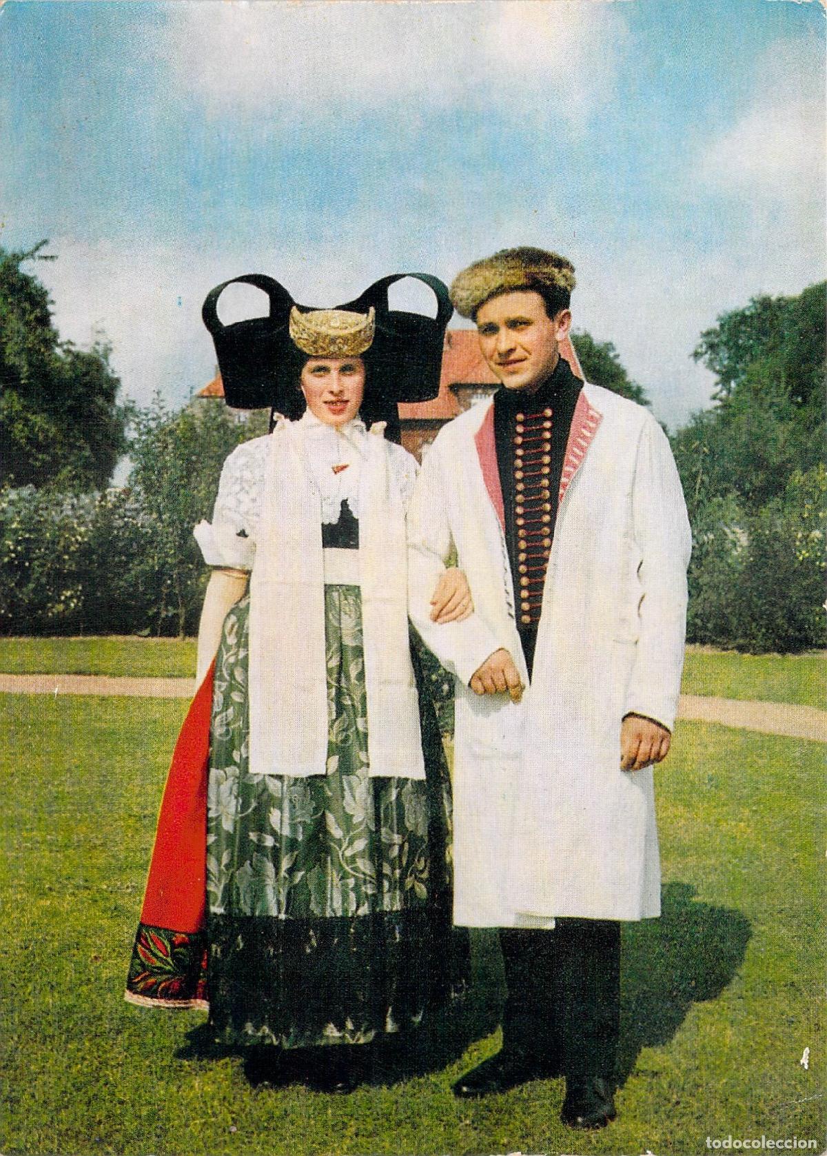 Cartoline: Postal de Pareja con Traje T&iacute;pico de B&uuml;ckeburg, Alemania