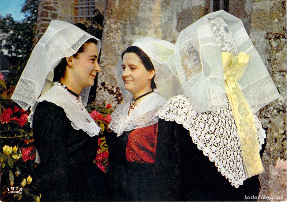Postcards: Postal Folklore Limousin Mujeres con Traje Tradicional y Cofia Barbichet